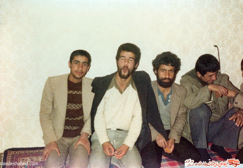 او یک انقلابی بود او یک انقلابی بود