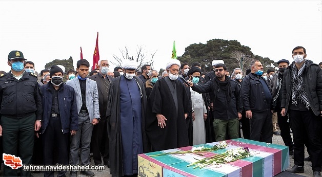 پیکر مطهر دو شهید گمنام در دانشگاه آزاد تهران شمال تشییع و خاکسپاری شدند
