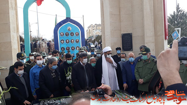 گزارش تصویری| گلزار شهدای همدان غبارروبی شد گزارش تصویری| گلزار شهدای همدان غبارروبی شد