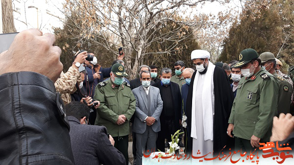 گزارش تصویری| گلزار شهدای همدان غبارروبی شد گزارش تصویری| گلزار شهدای همدان غبارروبی شد