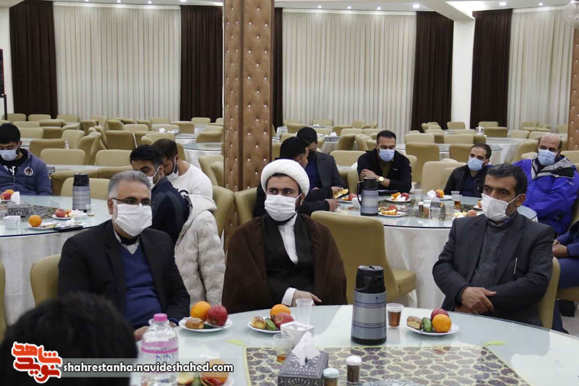 تجلیل از خانواده‌های شهدای ورزشکار شهرستان فیروزکوه + تصاویر