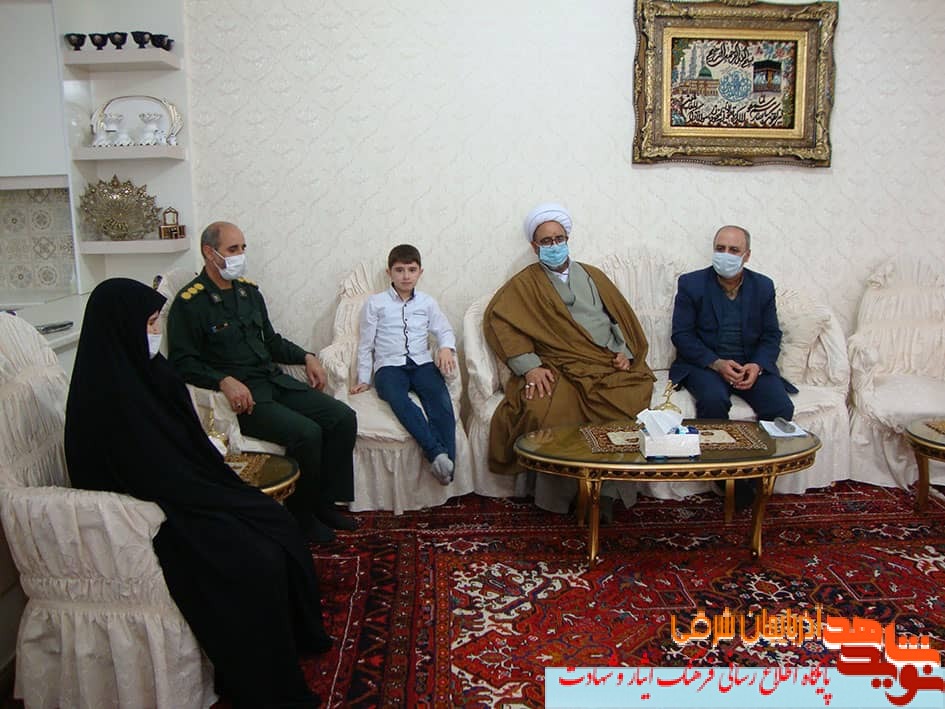 مادران و همسران شهدا شأن و منزلت بالایی دارند