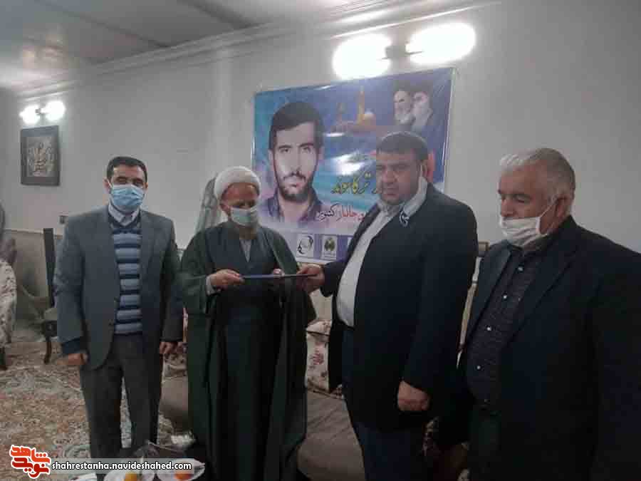 دیدار مسئول نمایندگی رهبری در دانشگاه آزاد اسلامی واحد ورامین و پیشوا  با خانواده شهید «ترکاشوند»+تصاویر