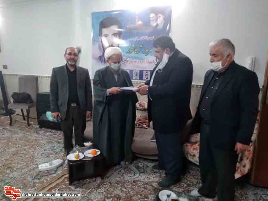 دیدار مسئول نمایندگی رهبری در دانشگاه آزاد اسلامی واحد ورامین و پیشوا  با خانواده شهید «ترکاشوند»+تصاویر