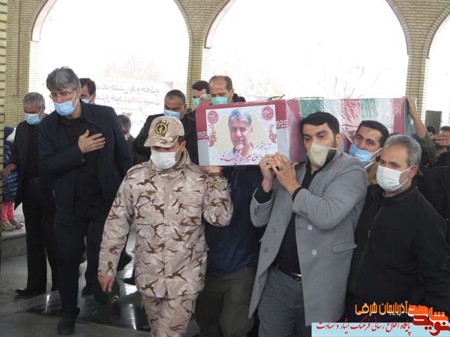 گزارش تصویری | مراسم تشییع پیکر سردار علیرضا گل محمدی با حضور انبوه جمعیت در میانه برگزار شد.