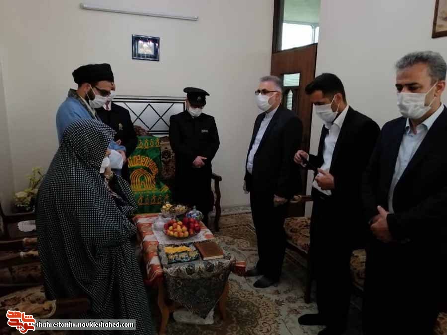 خادمین آستان قدس رضوی با خانواده شهدای شهرستان فیروزکوه دیدار کردند خادمین آستان قدس رضوی با خانواده شهدای شهرستان فیروزکوه دیدار کردند