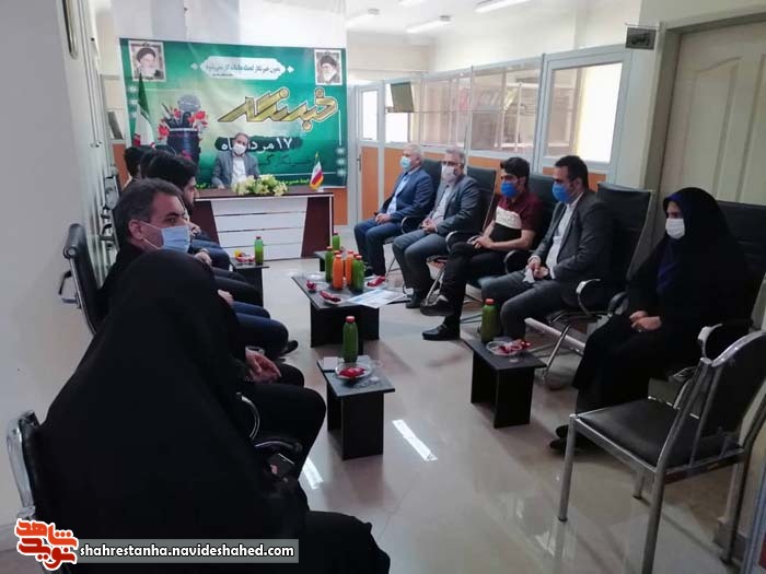 از خبرنگاران فعال در حوزه ایثار و شهادت شهرستان فیروزکوه تجلیل شد از خبرنگاران فعال در حوزه ایثار و شهادت شهرستان فیروزکوه تجلیل شد
