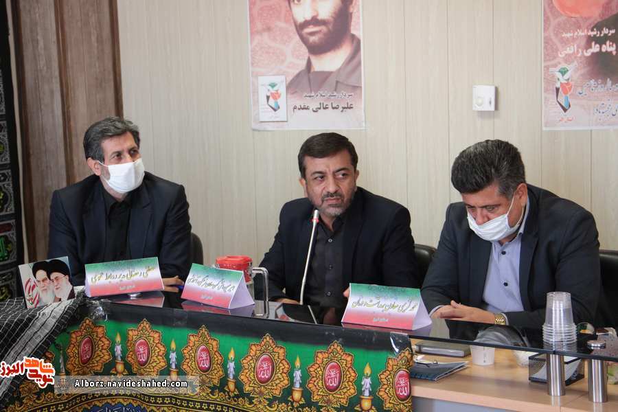 خبرنگاران و اصحاب رسانه نقش موثری در انتقال ارزشهای دوران دفاع مقدس دارند خبرنگاران و اصحاب رسانه نقش موثری در انتقال ارزشهای دوران دفاع مقدس دارند