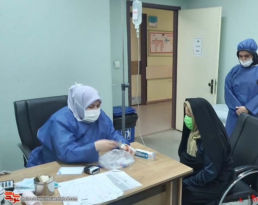 ️معاون استاندار تهران با خانواده شهید مدافع سلامت ️معاون استاندار تهران با خانواده شهید مدافع سلامت