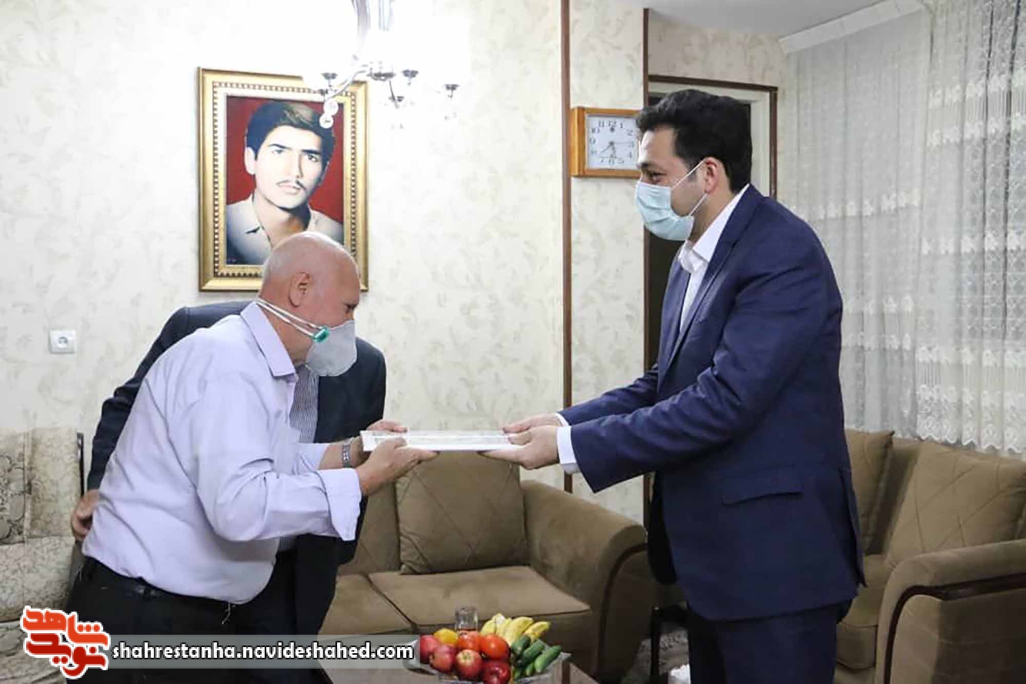 فرماندار ویژه شهرستان ری از خانواده شهید دانش آموز علی شاهعلیدهآبادی دیدار کرد فرماندار ویژه شهرستان ری از خانواده شهید دانش آموز علی شاهعلیدهآبادی دیدار کرد