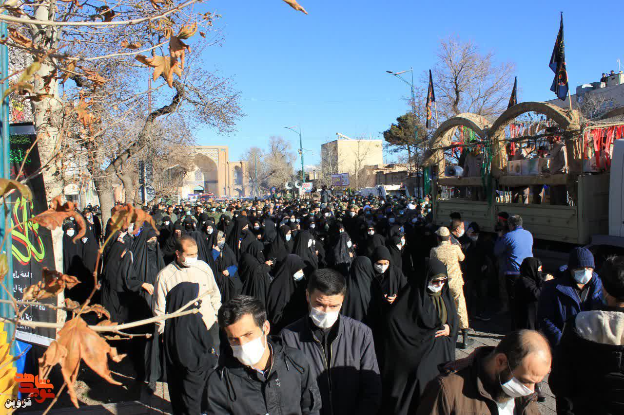 پیکر مطهر ۵ شهید دفاع مقدس در قزوین تشییع شد