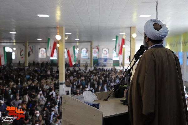 قدردان ایثارگران انقلاب باشیم قدردان ایثارگران انقلاب باشیم