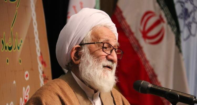 جامعه اسلامی باید به وجود مادران و همسران شهدا و ایثارگران ببالد