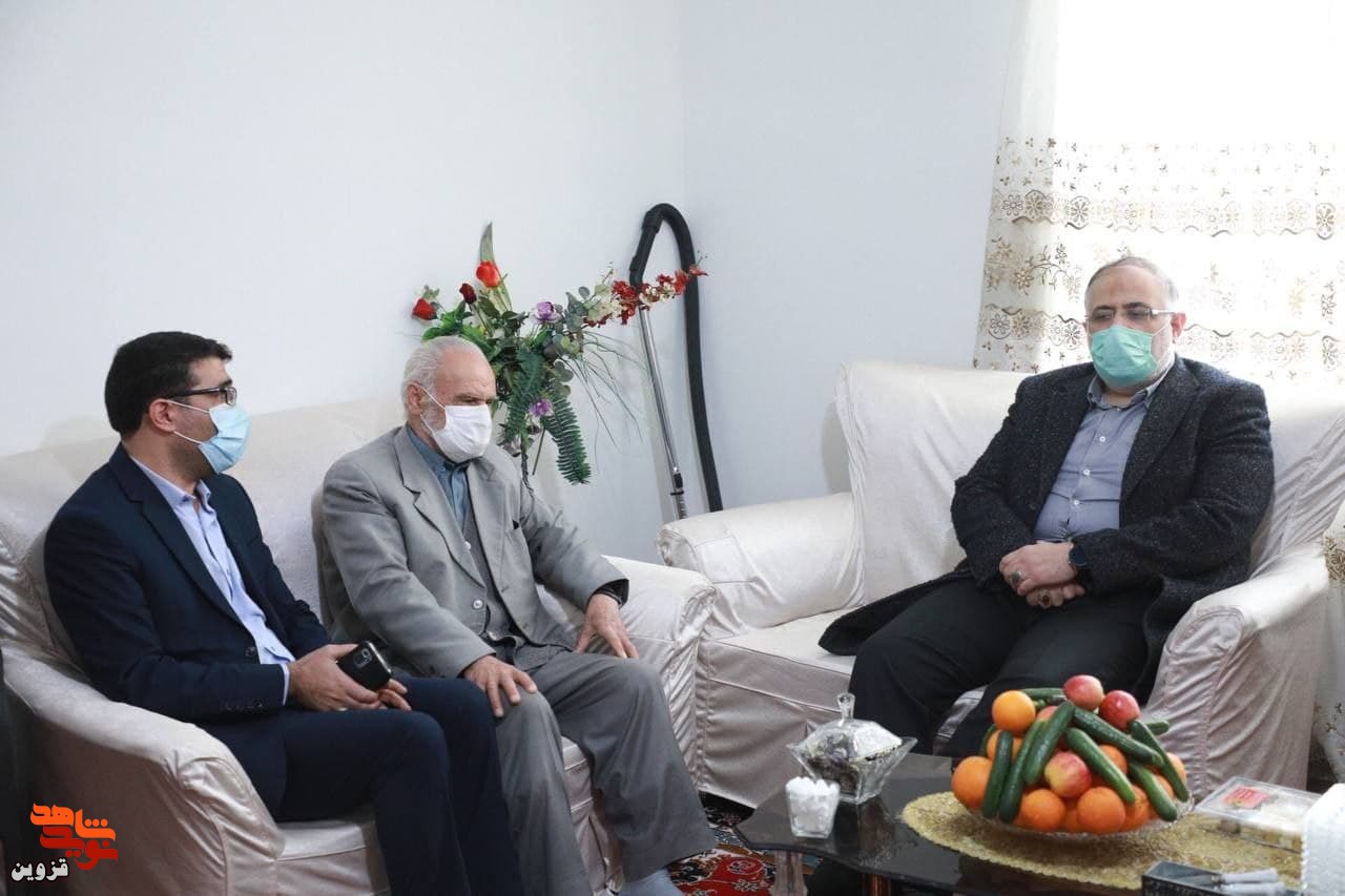 شهدا مایه عزت و آبروی انقلاب هستند شهدا مایه عزت و آبروی انقلاب هستند