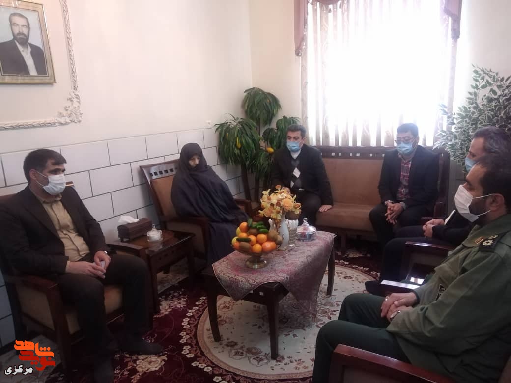 کارکنان بنیادشهید قدر خود را بدانید کارکنان بنیادشهید قدر خود را بدانید