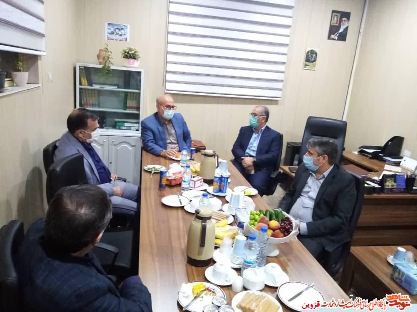 مدیران کل معاونت فرهنگی و آموزشی با کارکنان آبیک دیدار کردند مدیران کل معاونت فرهنگی و آموزشی با کارکنان آبیک دیدار کردند