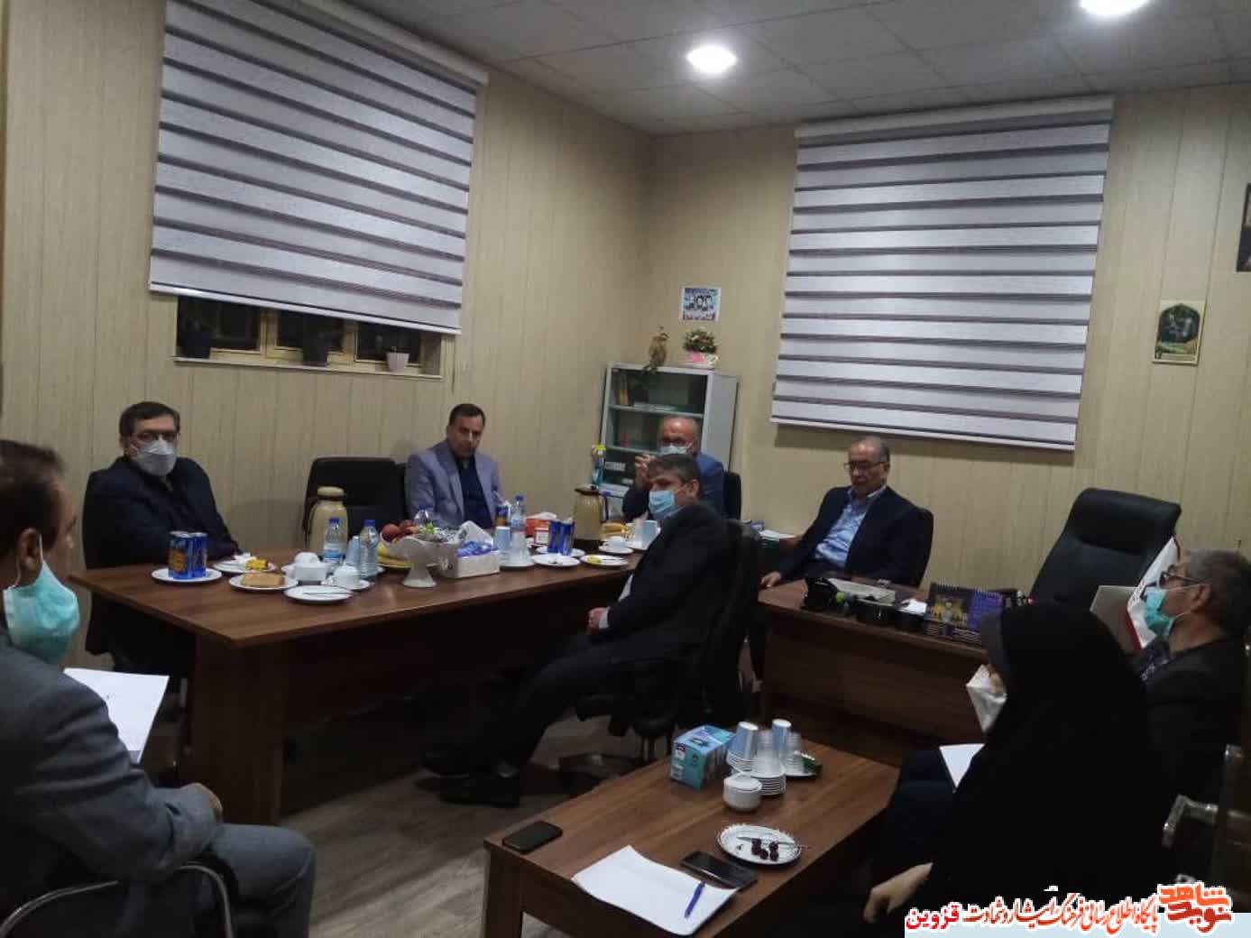 مدیران کل معاونت فرهنگی و آموزشی با کارکنان آبیک دیدار کردند مدیران کل معاونت فرهنگی و آموزشی با کارکنان آبیک دیدار کردند