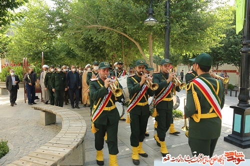 نصب بارکد خوان بر سر مزار شهدای سوم خرداد در قم نصب بارکد خوان بر سر مزار شهدای سوم خرداد در قم