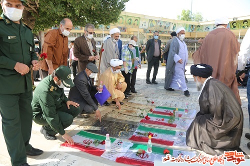 نصب بارکد خوان بر سر مزار شهدای سوم خرداد در قم نصب بارکد خوان بر سر مزار شهدای سوم خرداد در قم