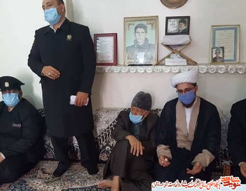 زیر سایه خورشید/ دیدار خادمان امام رضا (ع) با خانواده شهدا