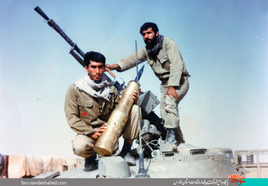 دشمن را به آتش می کشیم دشمن را به آتش می کشیم