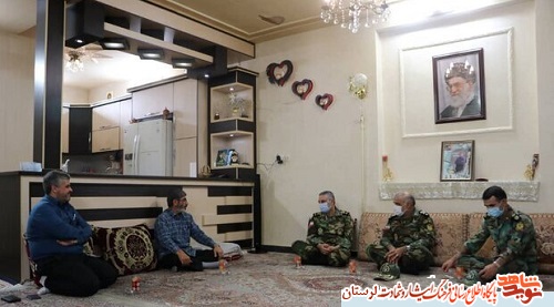 دیدار فرمانده کل ارتش با جانباز ۸۰ درصد بروجردی