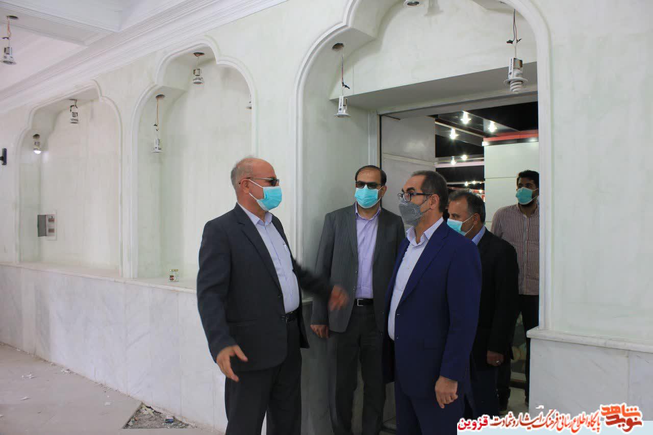مدیرکل پشتیبانی بنیاد به مقام شهدای قزوین ادای احترام کرد