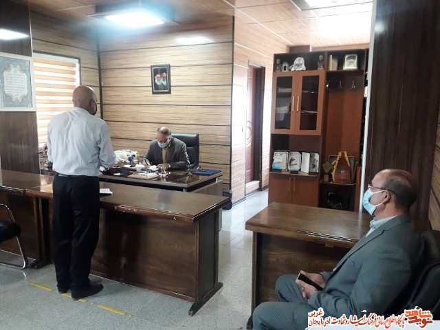 وظیفه همه ی ما خدمت به خانواده شهدا است وظیفه همه ی ما خدمت به خانواده شهدا است