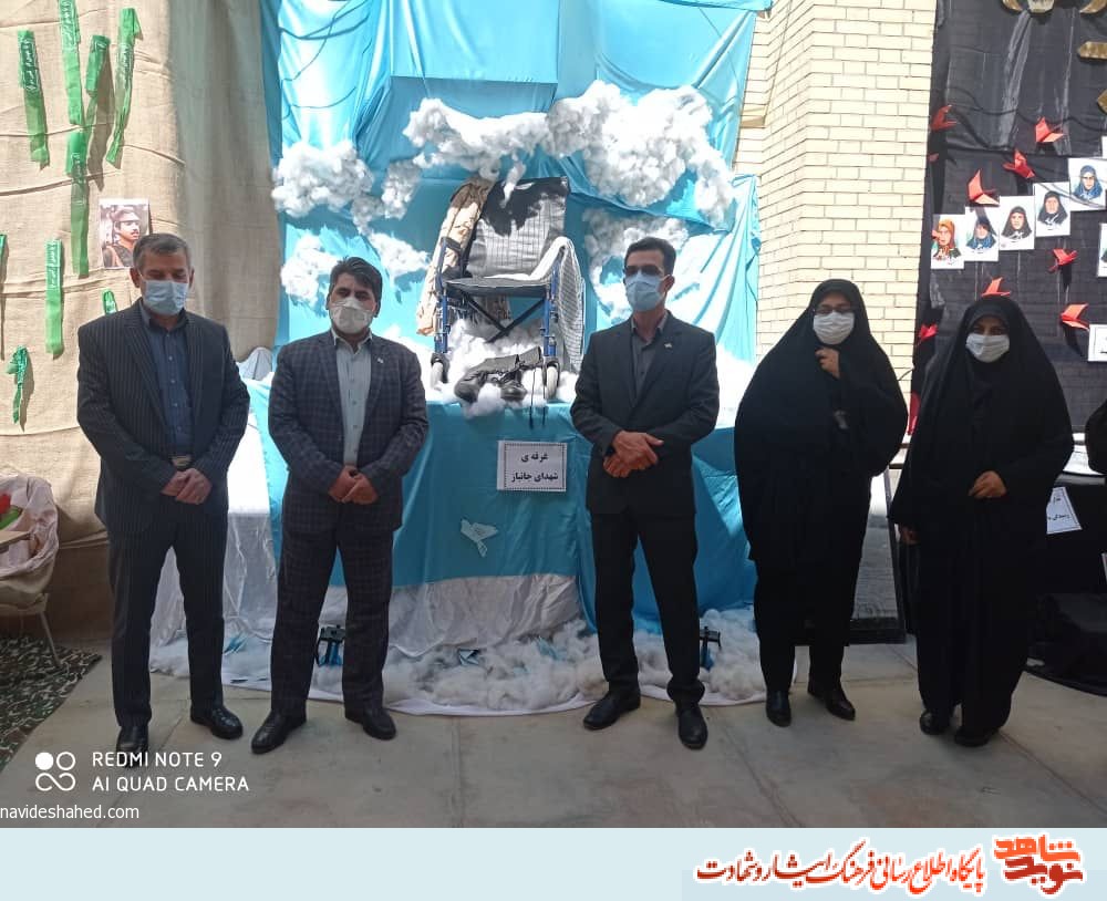 نمایشگاه دفاع مقدس برگزار شد نمایشگاه دفاع مقدس برگزار شد