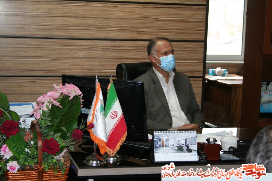 خدمت بی منت به خانواده معظم شهدا، از وظایف کارکنان می باشد خدمت بی منت به خانواده معظم شهدا، از وظایف کارکنان می باشد