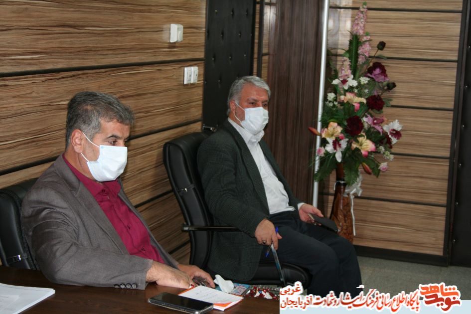 خدمت بی منت به خانواده معظم شهدا، از وظایف کارکنان می باشد خدمت بی منت به خانواده معظم شهدا، از وظایف کارکنان می باشد