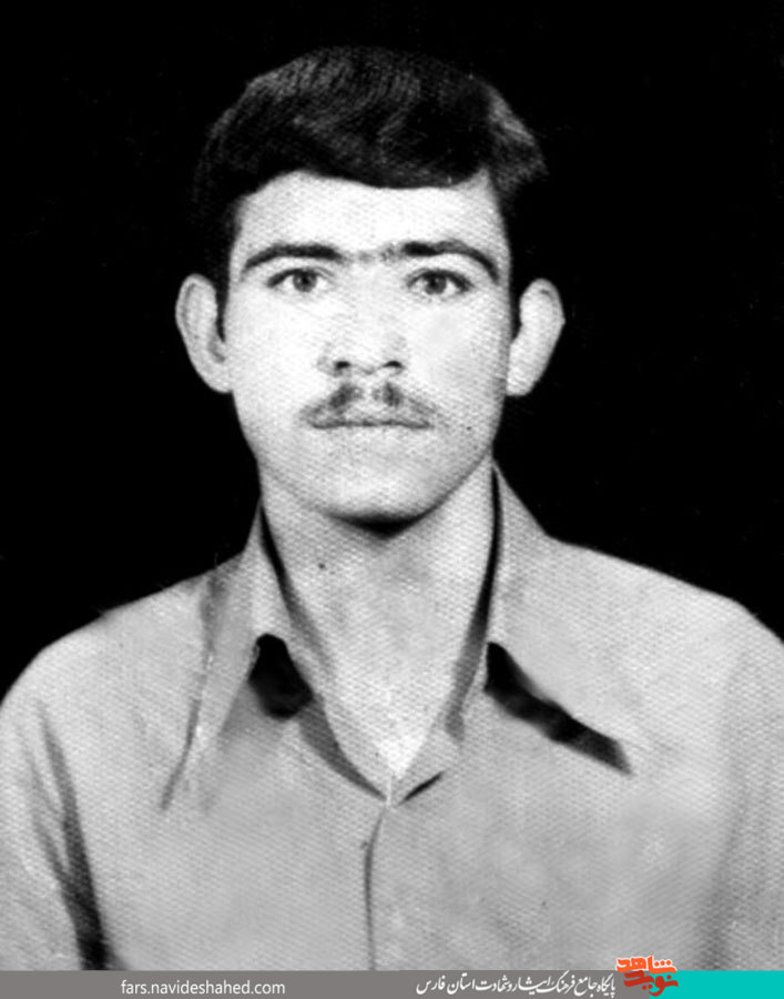 با عشقی در سینه راهی جبهه شد با عشقی در سینه راهی جبهه شد