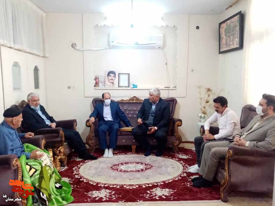 دیدار مسئولین بهارستان با خانواده شهدای فروردین‌ماه