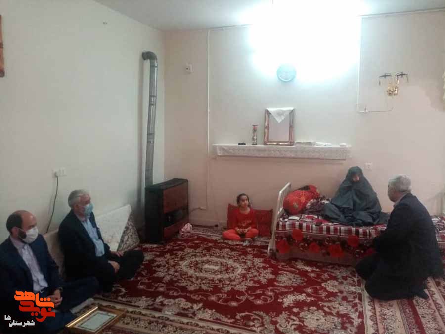 دیدار مسئولین بهارستان با خانواده شهدای فروردین‌ماه