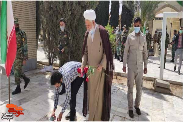 آیین تجدید میثاق با آرمان شهدا در روز ارتش آیین تجدید میثاق با آرمان شهدا در روز ارتش