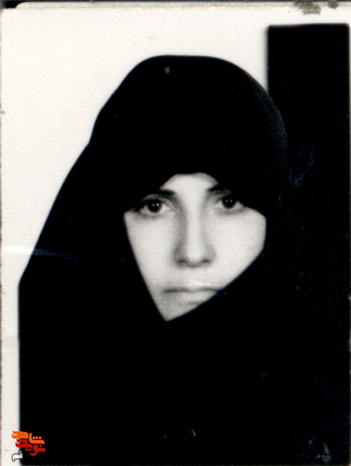 مرا زیر پای شهدا دفن کنید مرا زیر پای شهدا دفن کنید