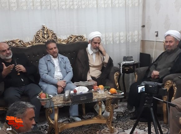 دیدار نوروزی مسئولین بنیاد شهید با خانواده شهید رضا بیگی در استان قم