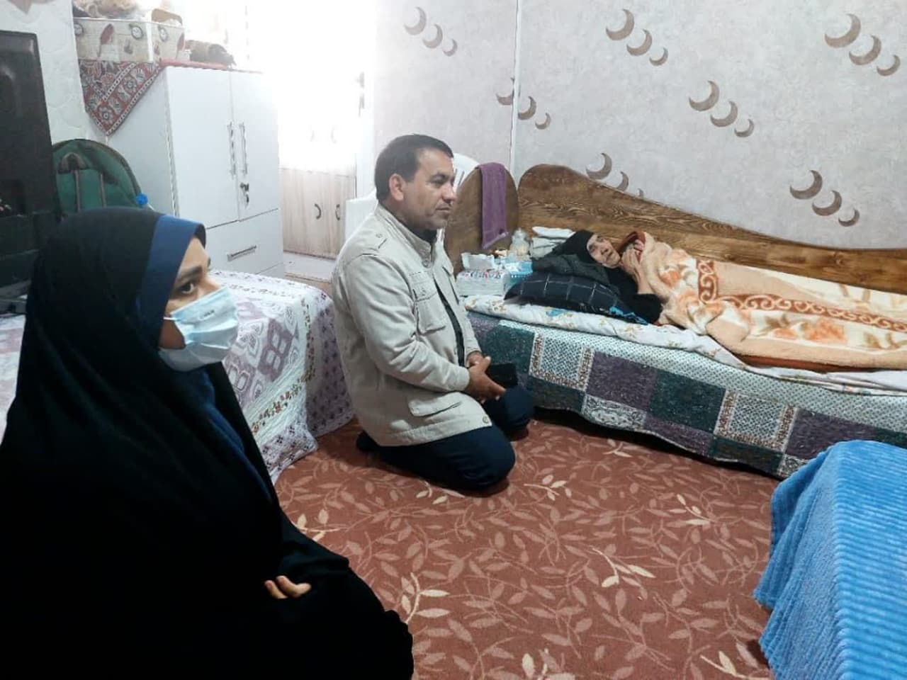 دیدار با تنی چند از خانوادههای شهدا در بندرعباس دیدار با تنی چند از خانوادههای شهدا در بندرعباس