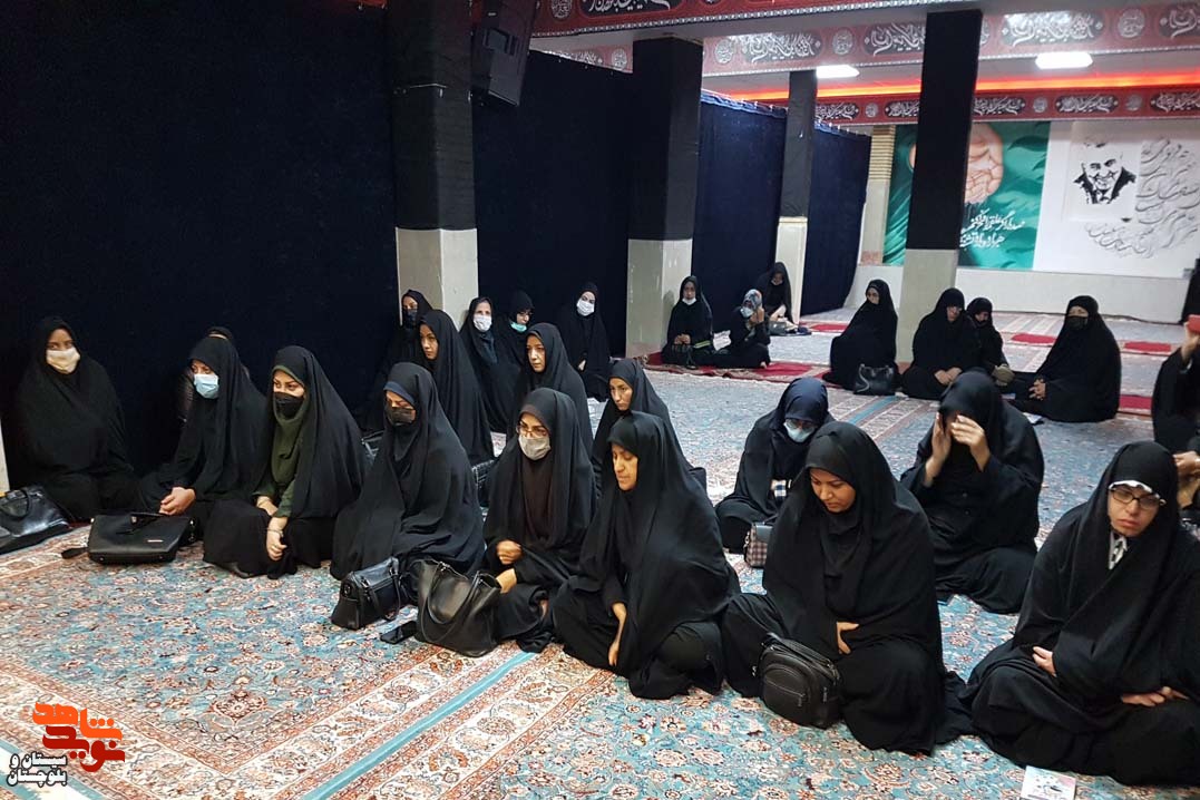 غبار روبی و عطرافشانی گلزار شهدای شهرستان زاهدان به مناسبت سومین سالگرد شهادت حاج قاسم سلیمانی انجام شد