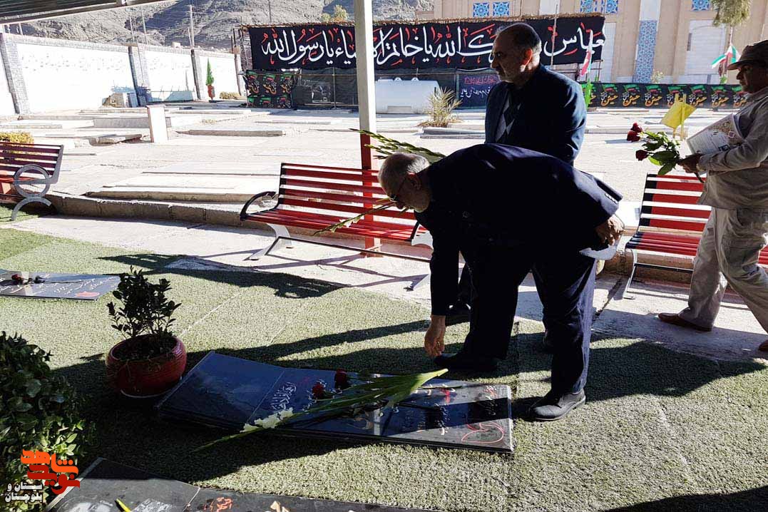 غبار روبی و عطرافشانی گلزار شهدای شهرستان زاهدان به مناسبت سومین سالگرد شهادت حاج قاسم سلیمانی انجام شد