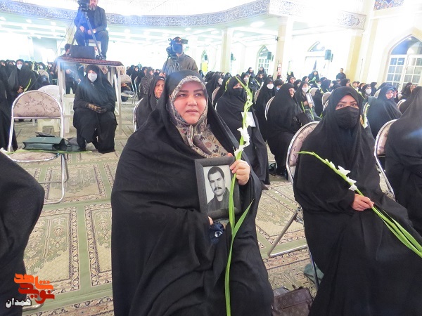 گزارش تصویری| تجلیل از مادران شهدا (۱) گزارش تصویری| تجلیل از مادران شهدا (۱)
