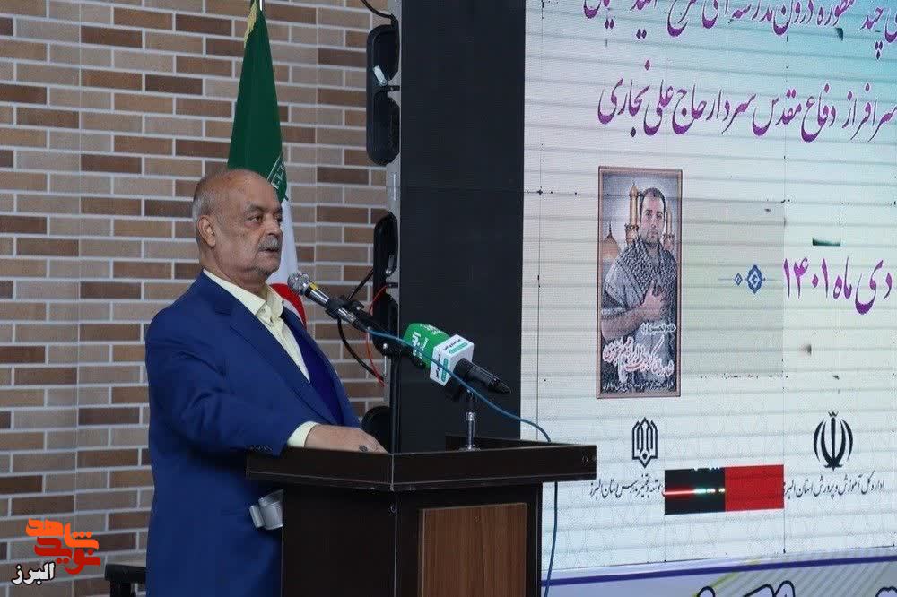 باید خدمت را از شهید سلیمانی یاد گرفت باید خدمت را از شهید سلیمانی یاد گرفت