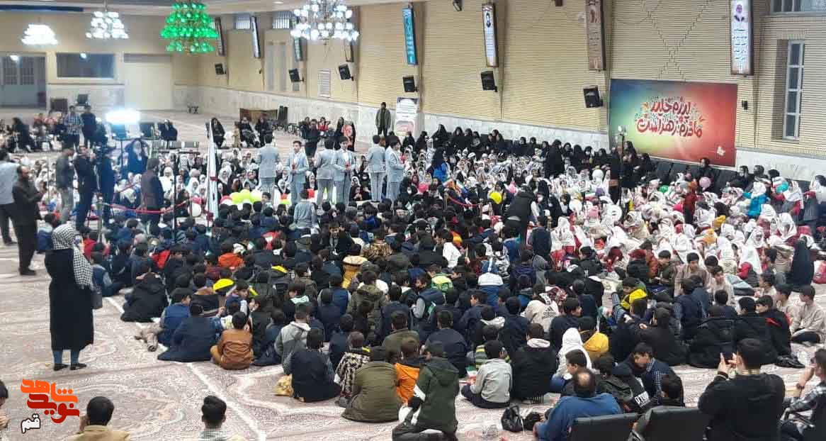همخوانی سرود هزار نفره گروه «سرودی‌ها» در استان قم برگزار شد