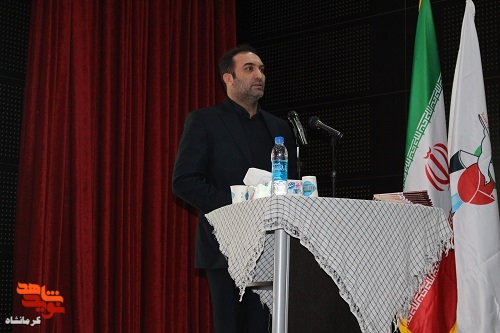 تعهد و کمال گرایی دو ویژگی بارز هنرمندان تراز انقلاب اسلامی است