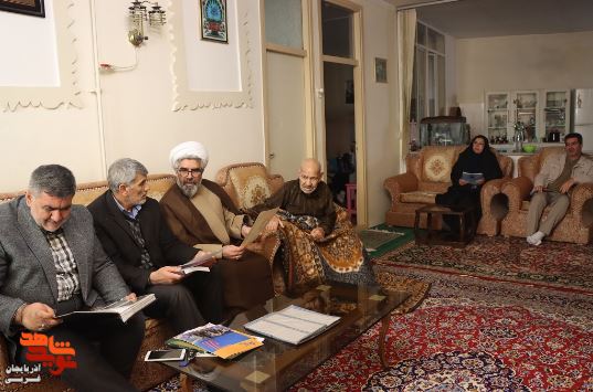 دیدار مدیرکل بنیاد شهید و امورایثارگران آذربایجان غربی با پدر و مادر 3 شهید معظم دیدار مدیرکل بنیاد شهید و امورایثارگران آذربایجان غربی با پدر و مادر 3 شهید معظم