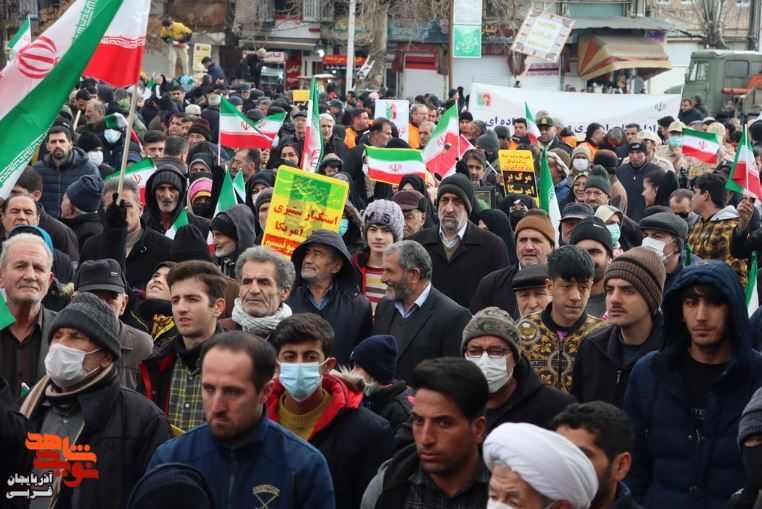 راهپیمایی 22 بهمن در ارومیه با حضور جامعه ایثارگری و مسئولان برگزار شد