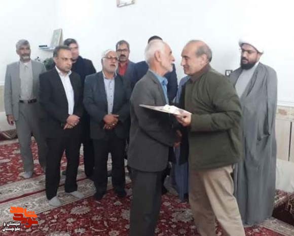 دیدار و دلجویی با تعدادی از خانواده های معظم شاهد و ایثارگر شهرستان نیمروز