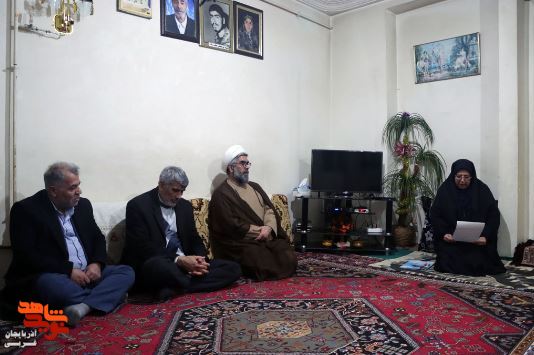 دیدار مدیرکل بنیاد شهید و امورایثارگران آذربایجان غربی با 3 مادر شهید در ارومیه دیدار مدیرکل بنیاد شهید و امورایثارگران آذربایجان غربی با 3 مادر شهید در ارومیه