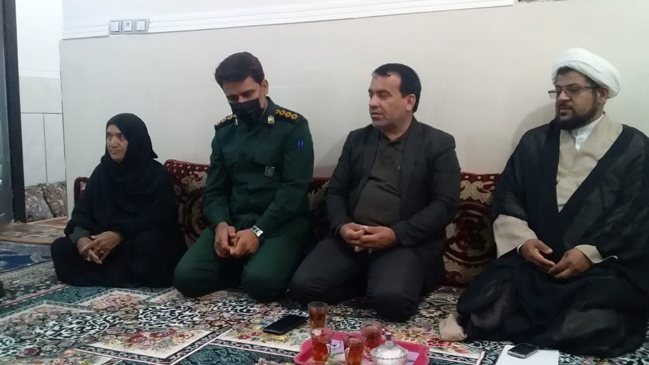 سفر یکروزه مدیرکل بنیاد هرمزگان به شهر هشتبندی از توابع میناب سفر یکروزه مدیرکل بنیاد هرمزگان به شهر هشتبندی از توابع میناب