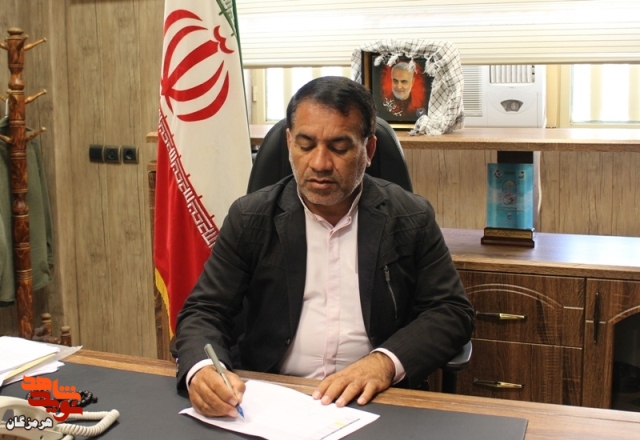 راه مقاومت که همان راه شهداست را با تمامی توان ادامه دهیم